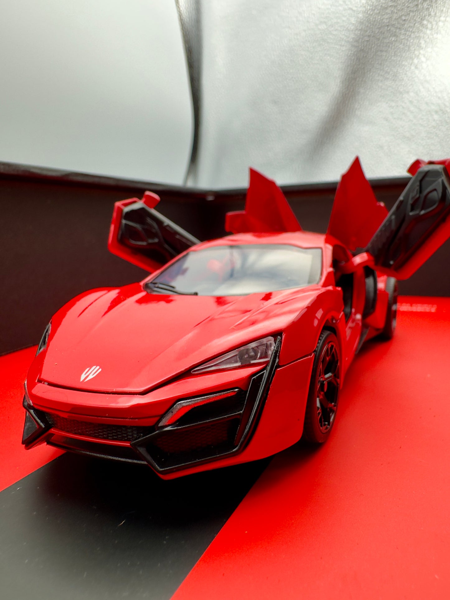 Haizol Metal Car Model 1:32 for Photo Frame Version Alloy Metal Sports Car Model Simulation Racing Car Model 3D Hanging Painting Die Cast Vehicles(Lykan)